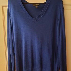 - Banana Republic Women's Royal Blue V-Neck…